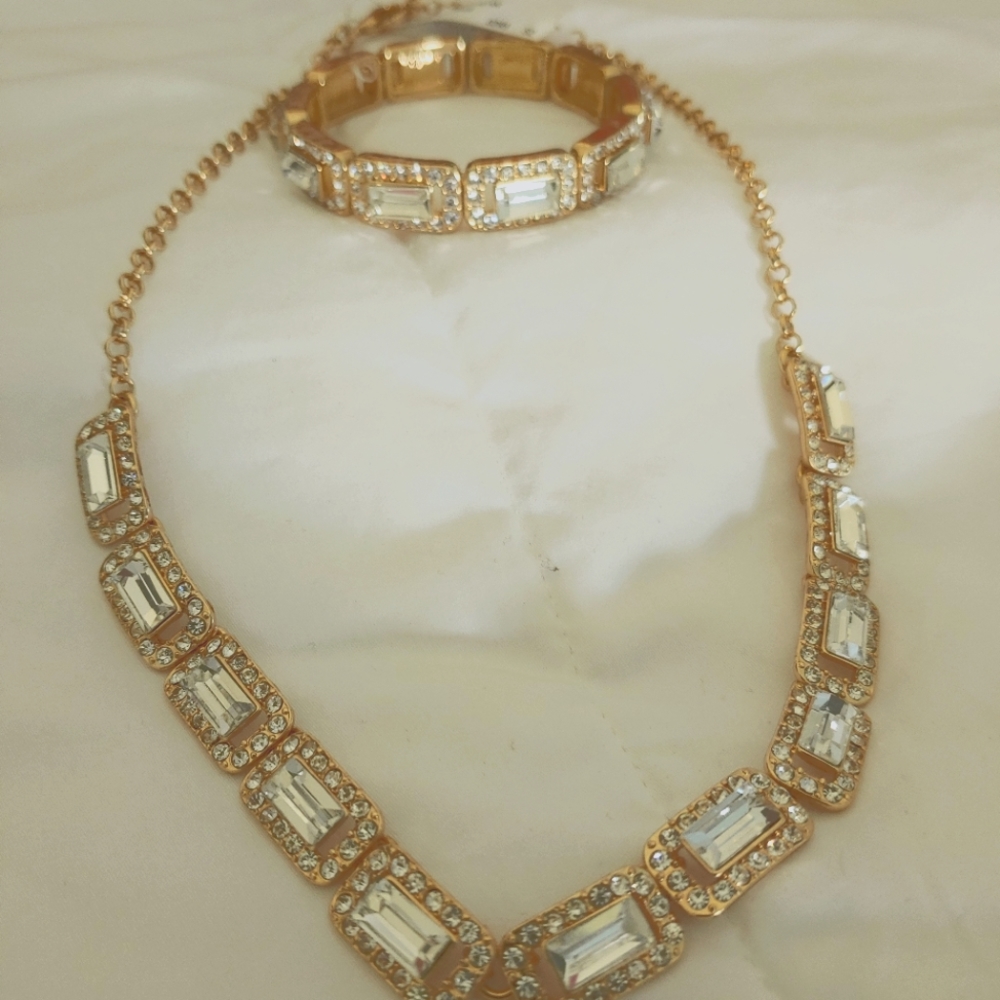 Faux Gold &Diamond necklace and bracelet set